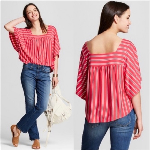 Cute red and white stripe top with cape sleeves - Picture 1 of 2